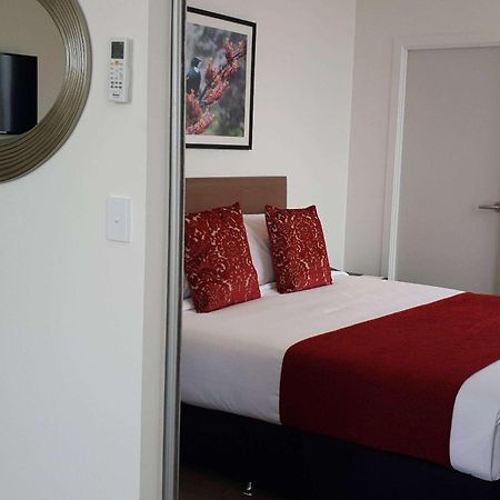 Ramada Suites By Wyndham Auckland Manukau Pacfic Centre Экстерьер фото