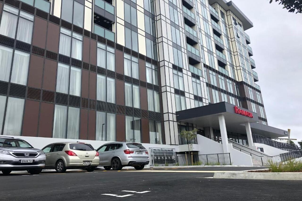 Ramada Suites By Wyndham Auckland Manukau Pacfic Centre Экстерьер фото