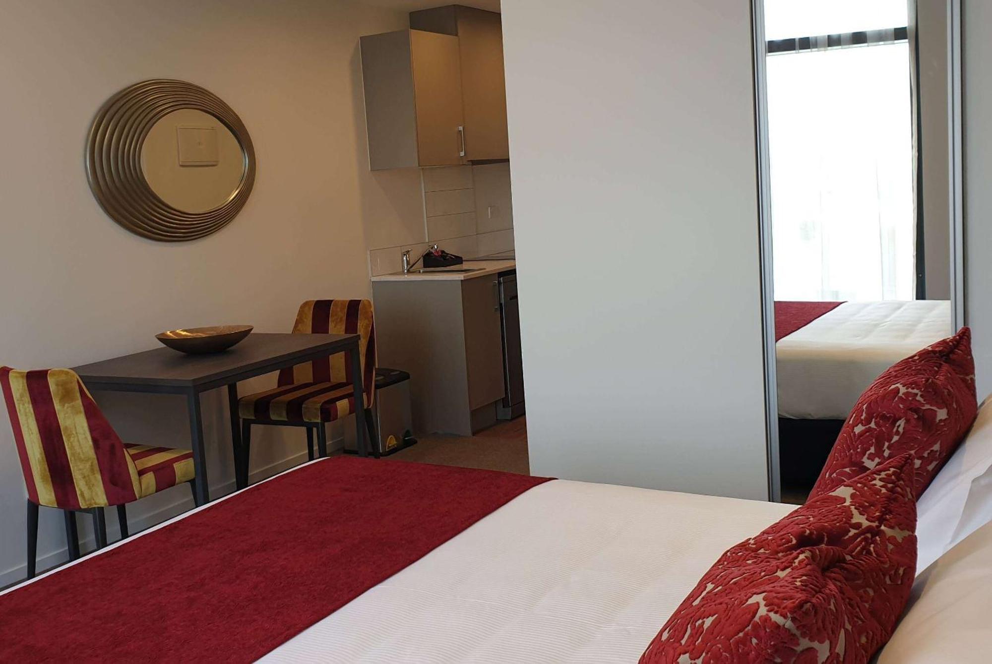 Ramada Suites By Wyndham Auckland Manukau Pacfic Centre Экстерьер фото
