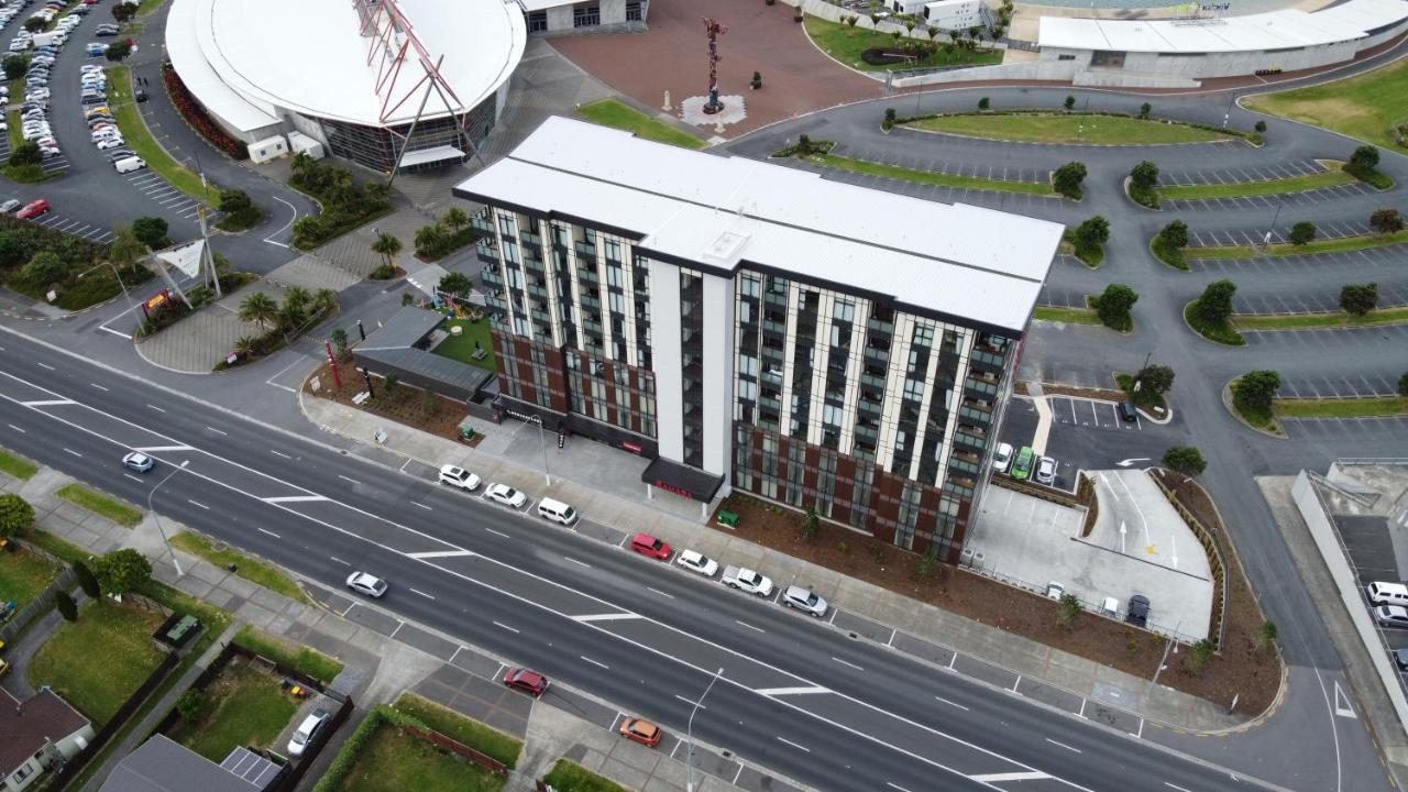 Ramada Suites By Wyndham Auckland Manukau Pacfic Centre Экстерьер фото